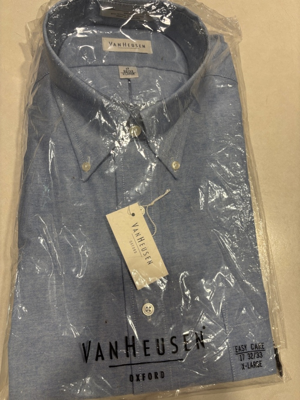 Van Heusen Men’s Light Blue Button-Down Oxford Shirt 32/33 sleeves X-large